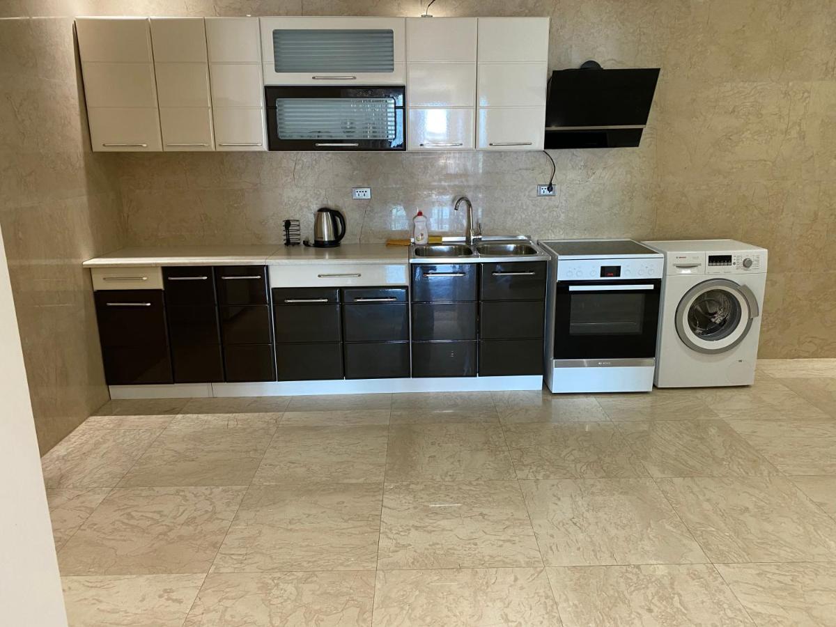 Apartment In Porta Batumi Tower Exteriör bild
